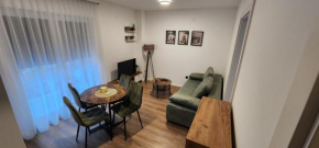 Atos Apartman 24